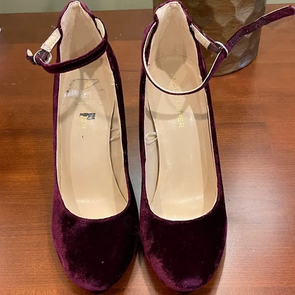 Elegant Velvet Ankle Strap Heels Mark Fisher 7 - Picture 1 of 4